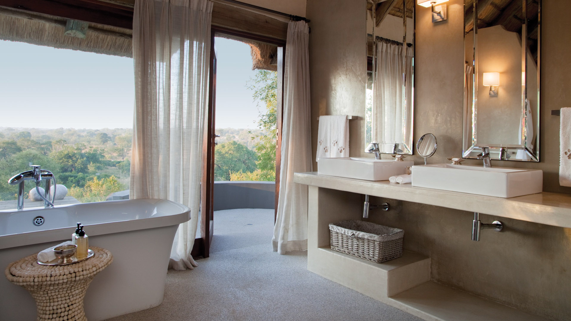Luxury bathroom Luxury bathroom