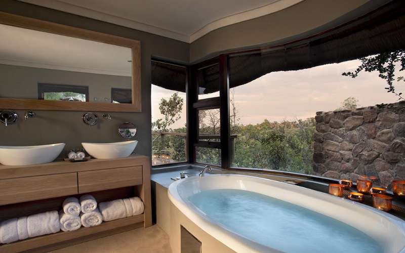 mhondoro-game-lodge-chalet-1