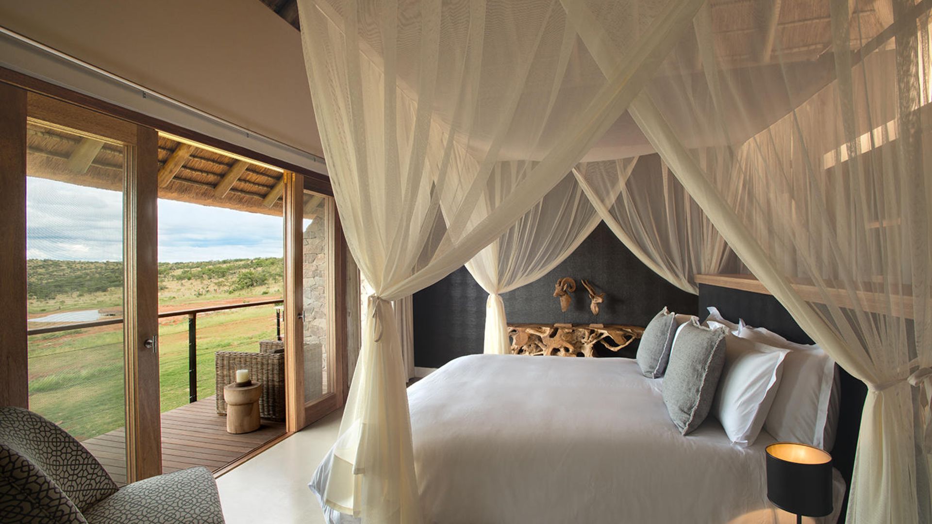 mhondoro-safari-lodge-22