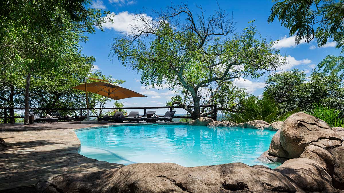 rock-lodge-pool