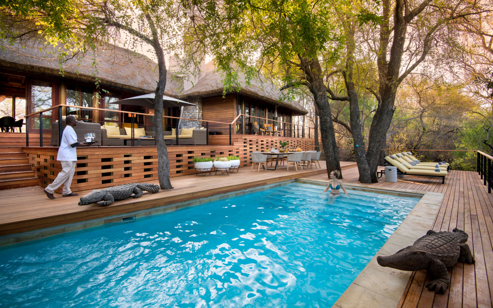 Morukuru-River-House-Pool-and-deck