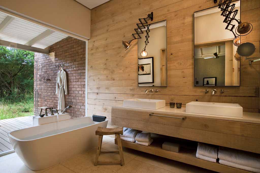 bathrooms_at_Farm_House